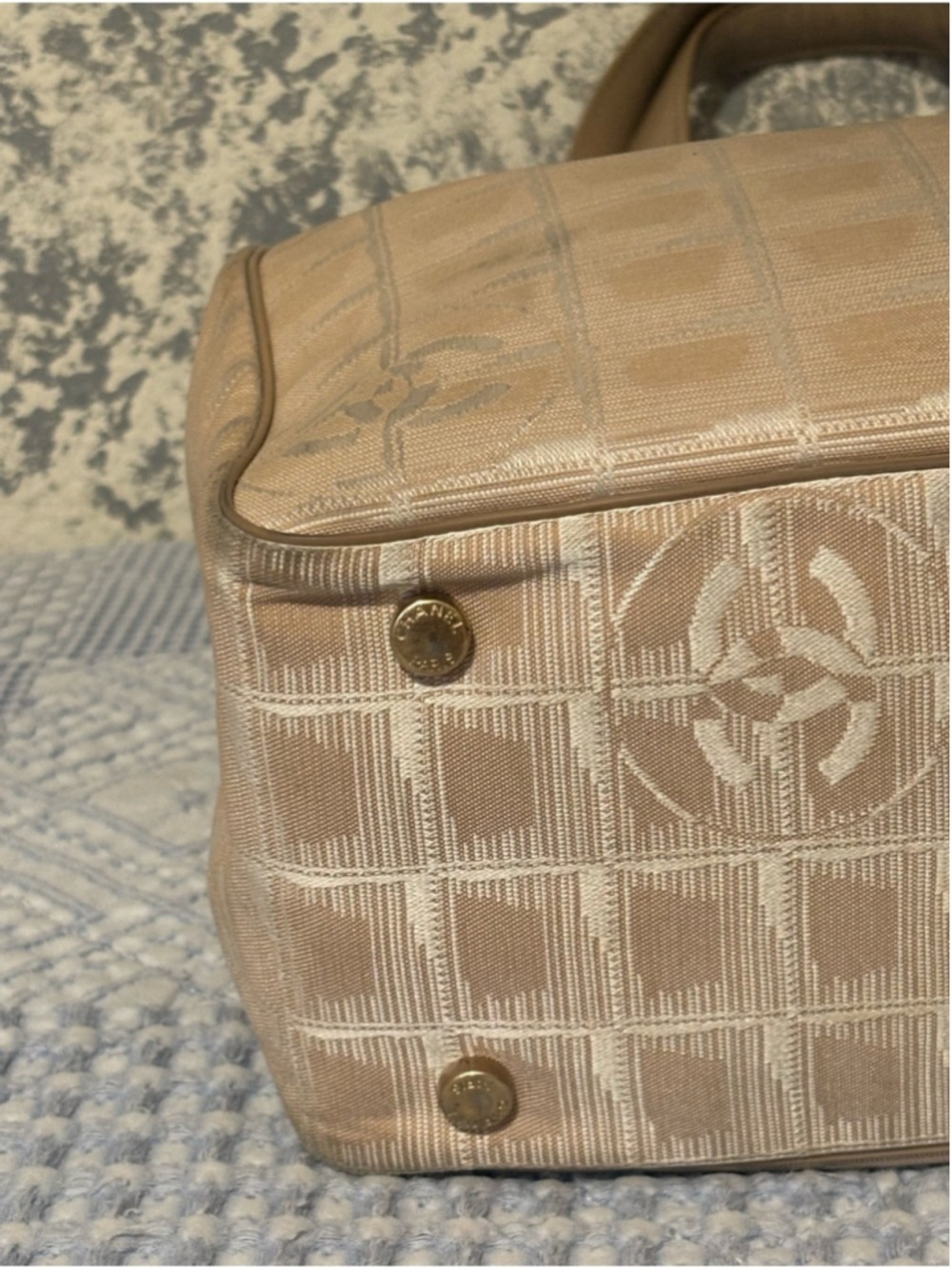CHANEL Vintage Beige/Taupe Monogrammed Tote Bag - Picture 4 of 11